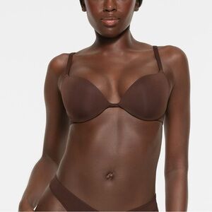 SKIMS - Ultimate Collection Push Up Plunge Bra - SIZE 32D - NEW WITH TAGS!